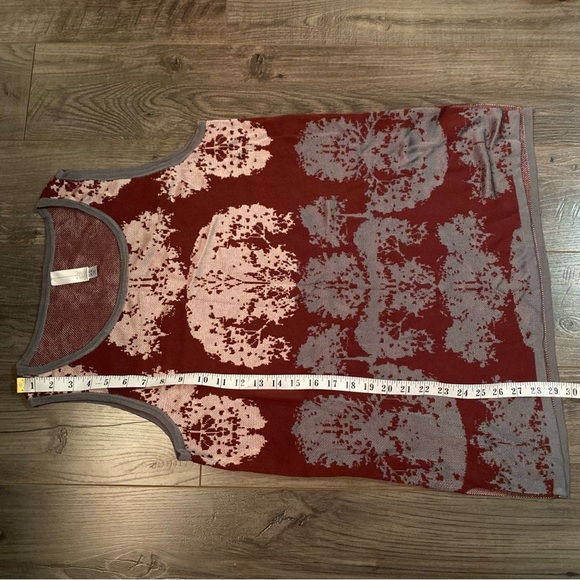 Marla Wynne tank top sleeveless knit blouse - Picture 8 of 9